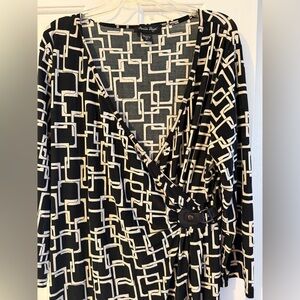 Charlie Paige Black and White Patterned Faux Wrap Meidum Dress